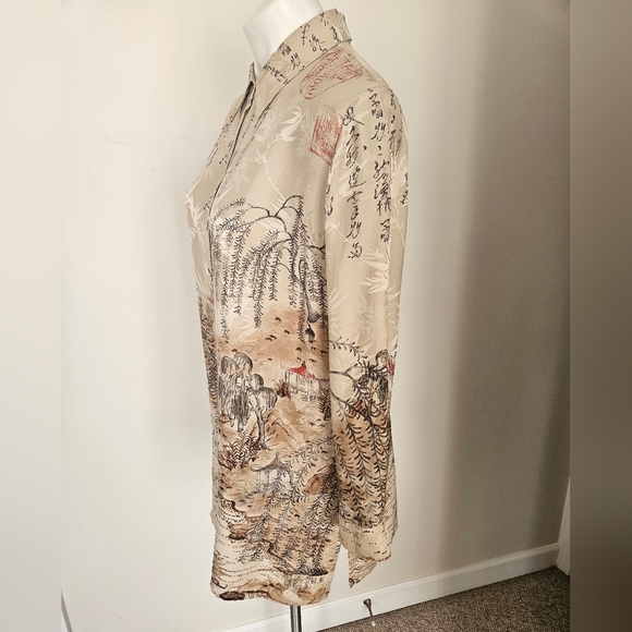 CHICO'S DESIGN 100% SILK Button Down Size 1 - Picture 2 of 8